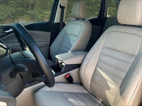 Used 2019 Ford Escape Titanium AWD/4WD image 21