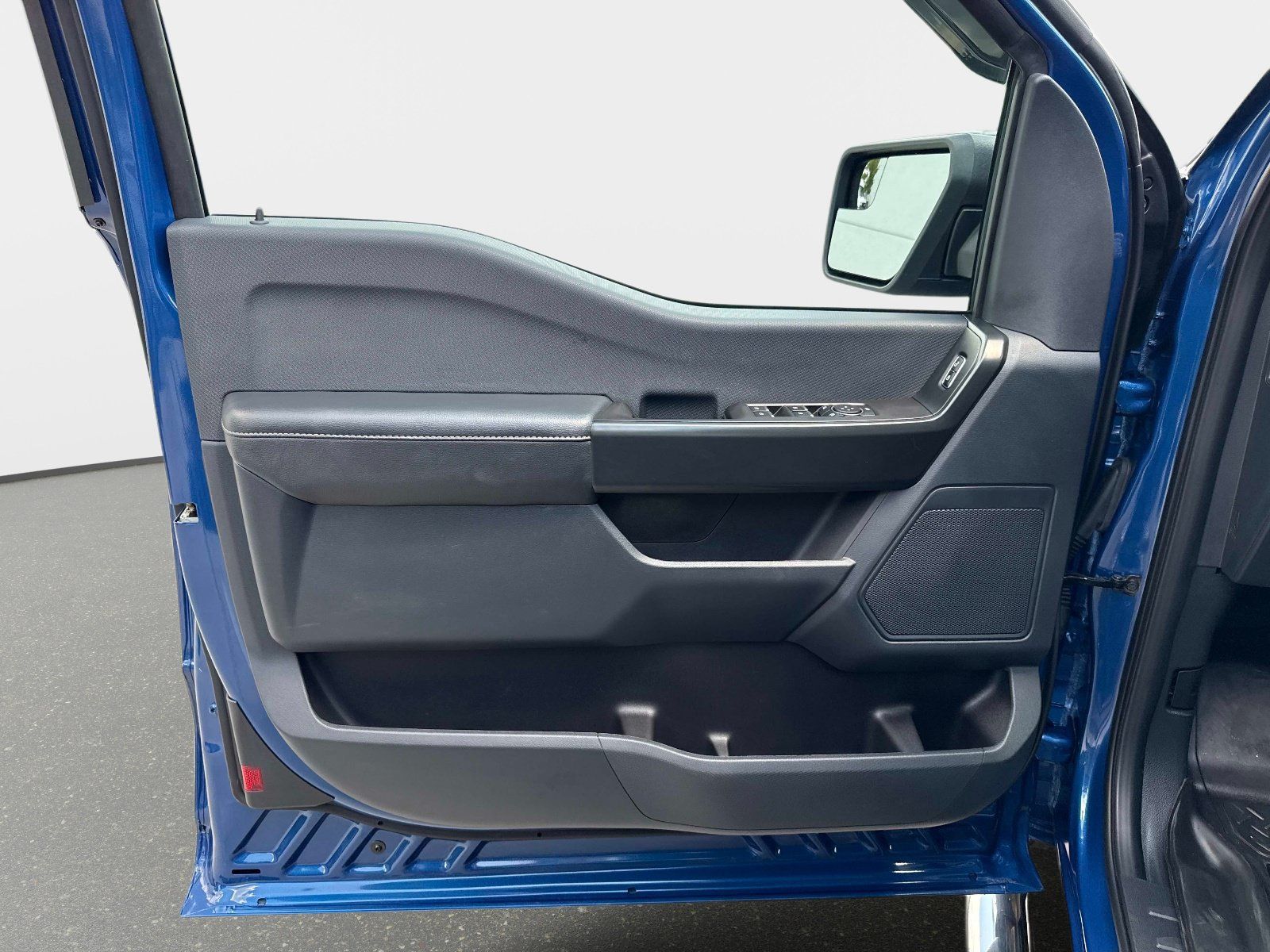 Used 2023 Ford F150 XL w/ STX Appearance Package RWD image 18
