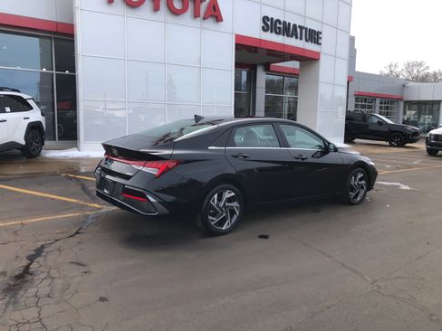 Certified 2024 Hyundai Elantra Limited image 2