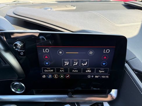 Used 2021 Chevrolet Corvette Stingray Preferred Cpe w/ Z51 Performance Package RWD image 20