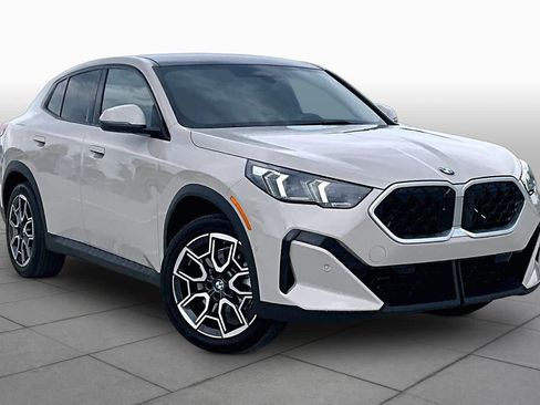 Used 2026 BMW X2 xDrive28i AWD/4WD image 2