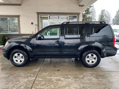Used 2009 Nissan Pathfinder S RWD image 6
