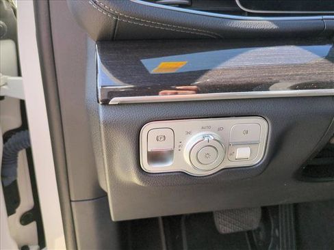 Used 2021 Mercedes-Benz GLS 450 4MATIC image 13