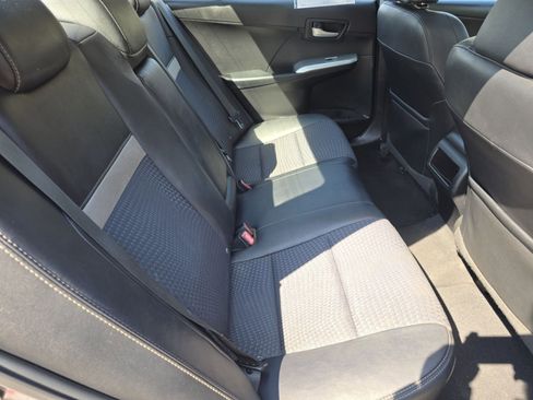 Used 2013 Toyota Camry SE w/ Convenience Pkg image 16