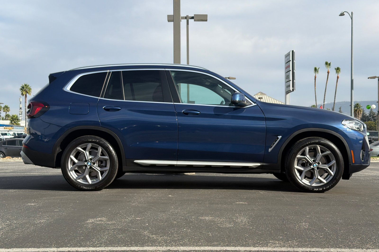 Used 2023 BMW X3 sDrive30i w/ Convenience Package RWD image 3