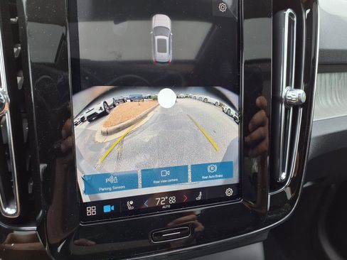 New 2025 Volvo XC40 B5 Core w/ Climate Package image 20