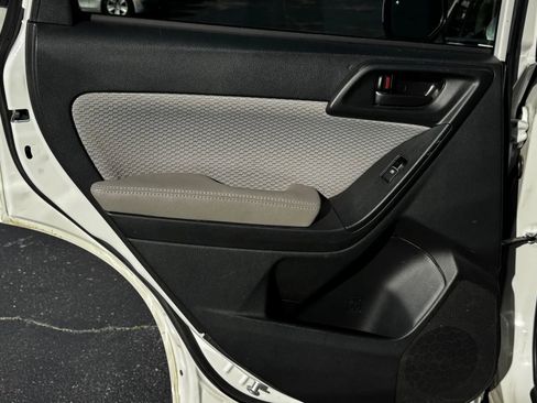 Used 2017 Subaru Forester 2.5i Premium w/ All-Weather Package image 13