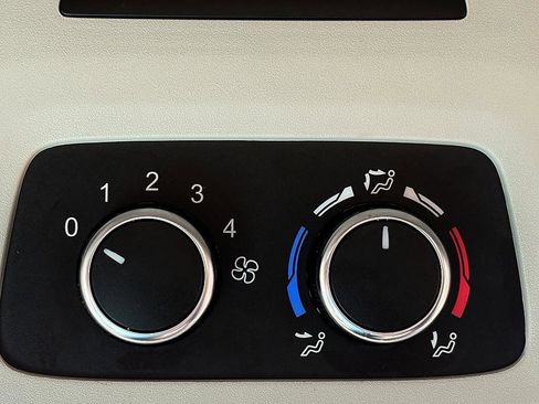 Used 2021 Ford Transit 350 XLT image 22