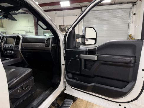 Used 2018 Ford F350 Platinum w/ Platinum Ultimate Package AWD/4WD image 19