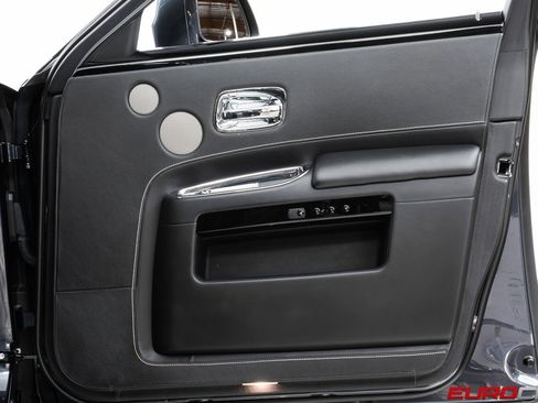 Used 2019 Rolls-Royce Ghost *STARLIGHT HEADLINER * IMMACUL image 20