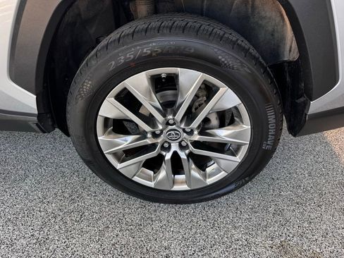 Used 2019 Toyota RAV4 XLE Premium AWD/4WD image 12