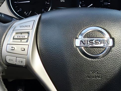 Used 2016 Nissan Rogue SL w/ SL Premium Package image 22