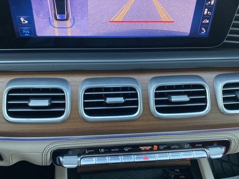 Used 2024 Mercedes-Benz GLE 450 4MATIC image 5