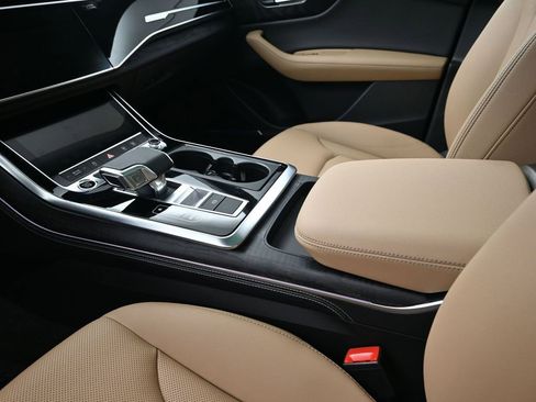 Used 2025 Audi Q8 Premium Plus AWD/4WD image 21