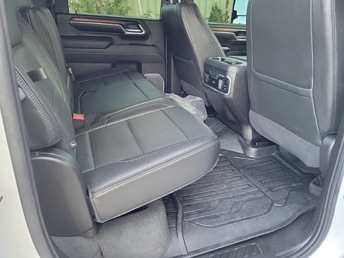 Used 2024 GMC Sierra 2500 Denali w/ Denali Reserve Package image 15