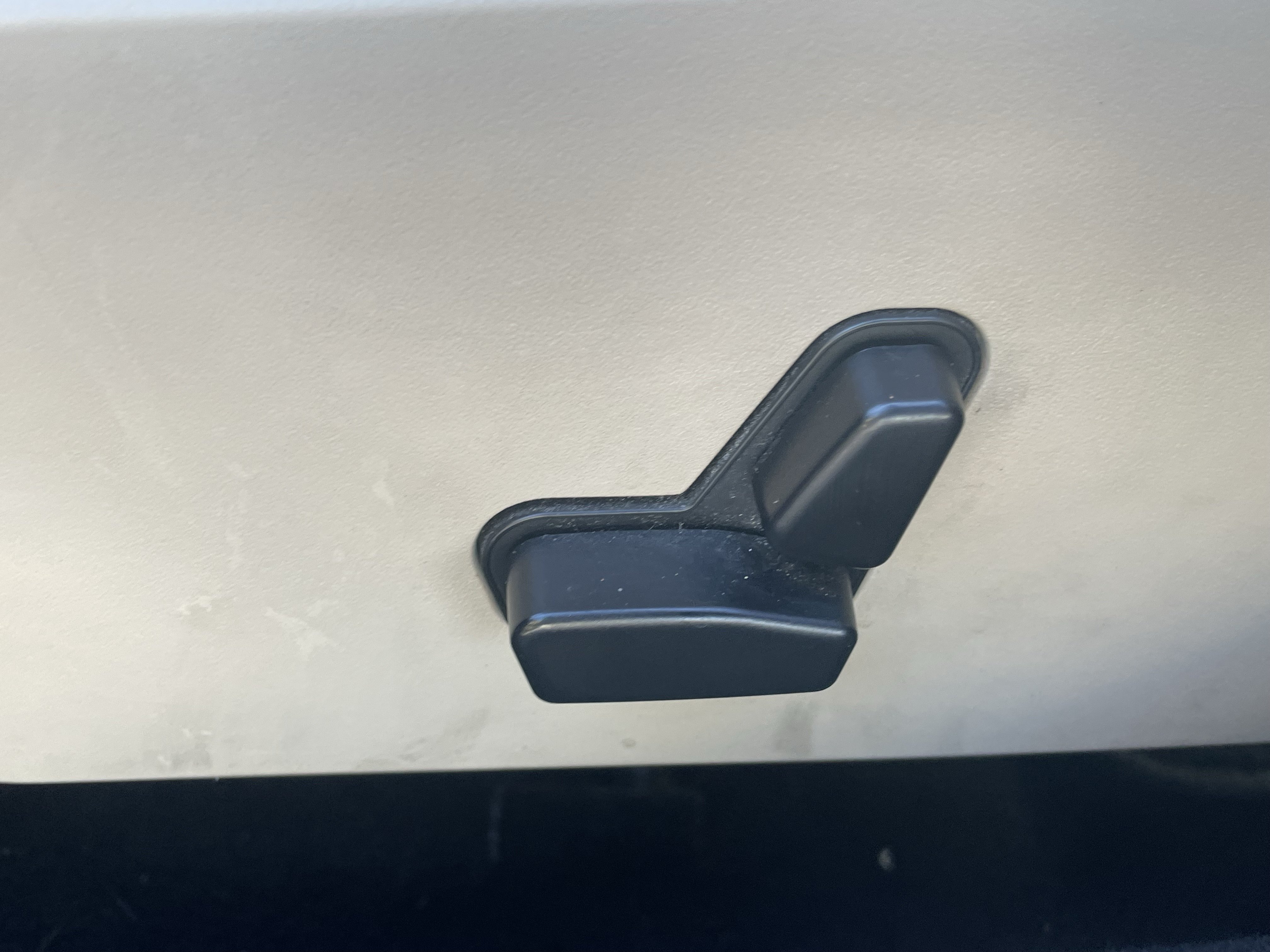 Used 2011 Chrysler 200 Limited FWD image 14