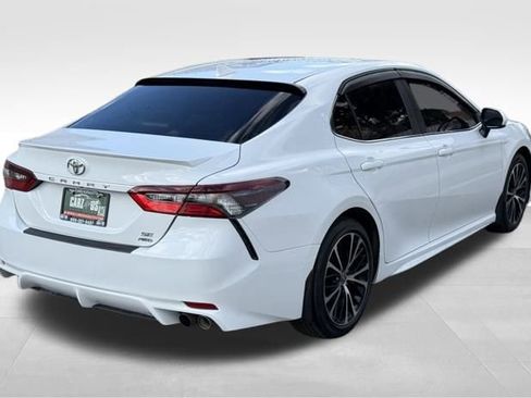 Used 2020 Toyota Camry SE image 6