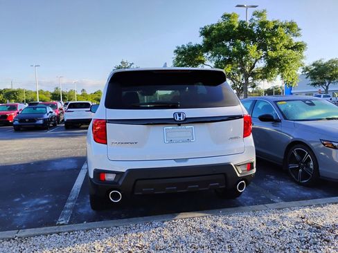 Used 2024 Honda Passport EX-L image 3