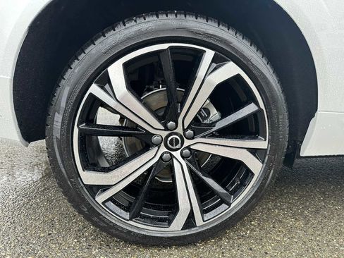 Used 2025 Volvo XC60 B5 Ultra w/ Protection Package Premier image 9