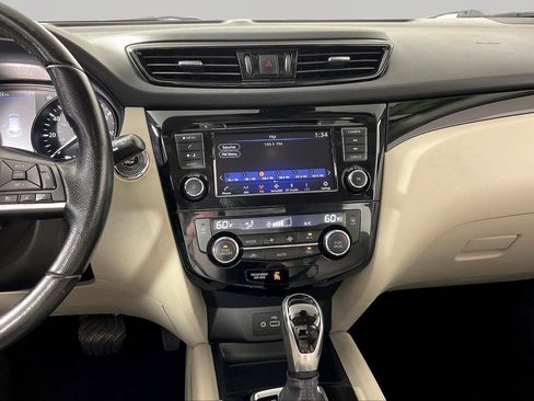 Used 2021 Nissan Rogue Sport SV AWD/4WD image 9