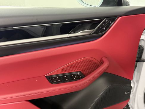 Certified 2026 Porsche Macan Electric RWD image 15