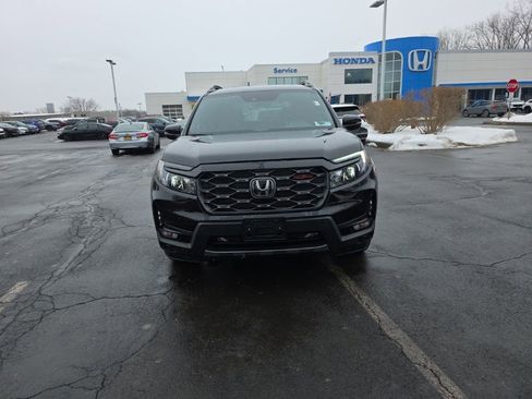 Used 2023 Honda Passport TrailSport image 2