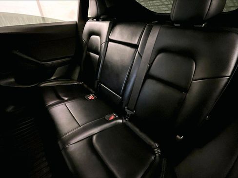 Used 2020 Tesla Model Y Long Range image 25