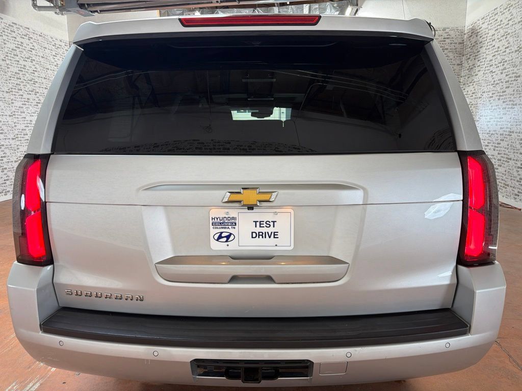 Used 2020 Chevrolet Suburban LT RWD image 6