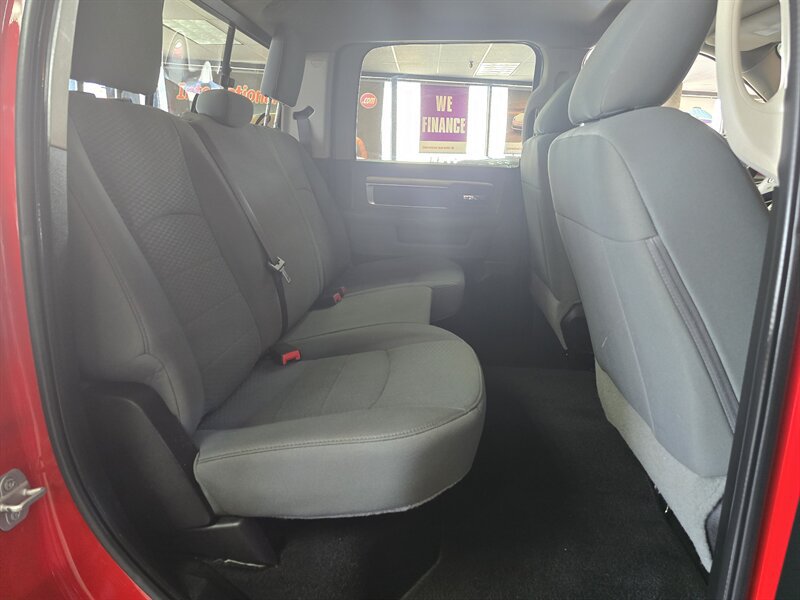 Used 2019 RAM 1500 Classic SLT AWD/4WD image 14