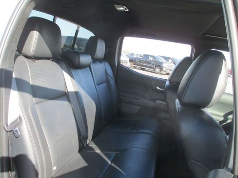 Used 2023 Toyota Tacoma TRD Off-Road w/ TRD Premium Off Road Package image 25