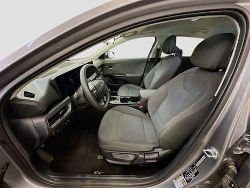 Used 2025 Kia K4 LXS image 13