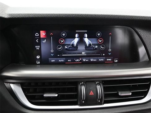 Used 2022 Alfa Romeo Stelvio Veloce image 11