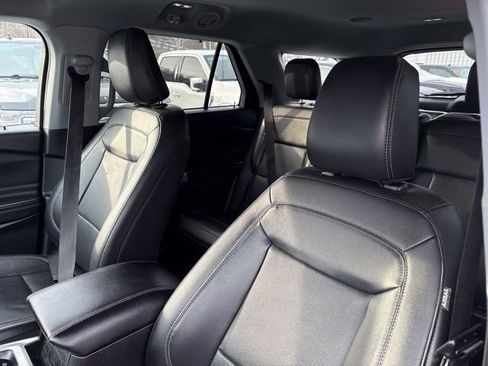Used 2023 Ford Explorer Limited image 9