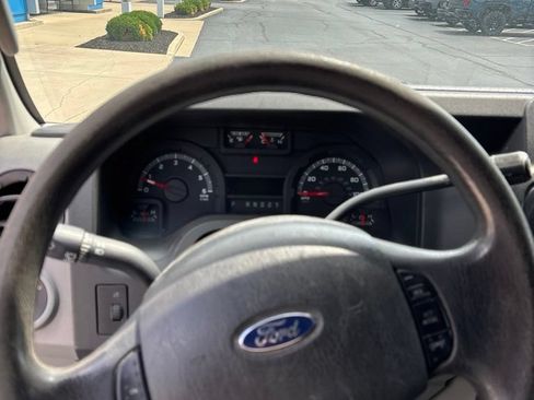 Used 2013 Ford E-150 and Econoline 150 w/ Commercial Cargo Van Pkg RWD image 12