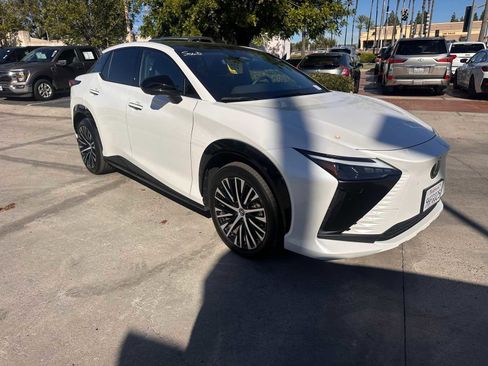 Used 2023 Lexus RZ 450e Premium image 7