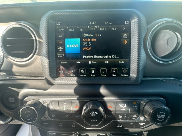 Certified 2022 Jeep Gladiator Sport AWD/4WD image 19