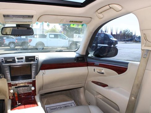 Used 2010 Lexus LS 460 RWD image 25