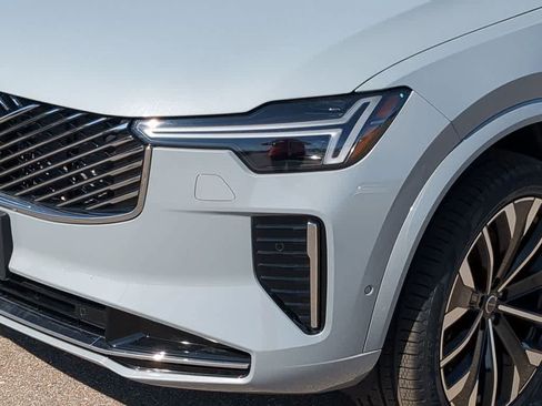 Used 2026 Volvo XC90 B5 Plus w/ Protection Package AWD/4WD image 10