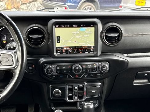 Used 2021 Jeep Wrangler Unlimited Sahara AWD/4WD image 10
