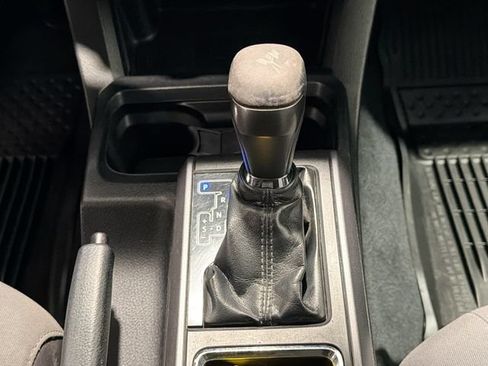 Used 2018 Toyota Tacoma TRD Sport AWD/4WD image 14