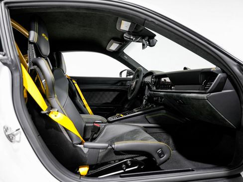 Used 2025 Porsche 911 GT3 RS image 31