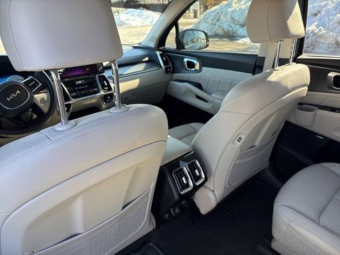 Used 2023 Kia Sorento SX Prestige image 17