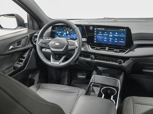 Used 2025 Chevrolet Equinox LT FWD image 28