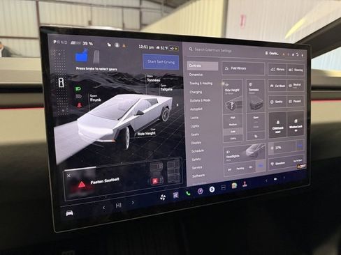 Used 2025 Tesla Cybertruck AWD Crew Cab image 21