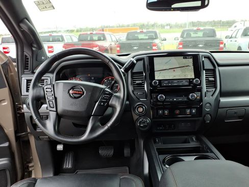 Used 2021 Nissan Titan PRO-4X w/ Pro-4x Convenience Package image 15