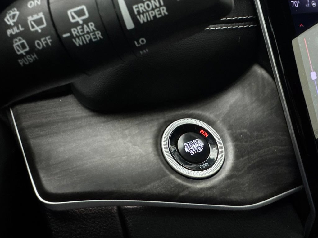 Used 2024 Jeep Grand Cherokee Limited AWD/4WD image 36