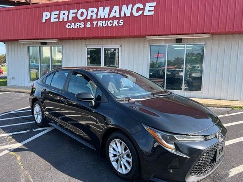 Used 2020 Toyota Corolla LE FWD image 18