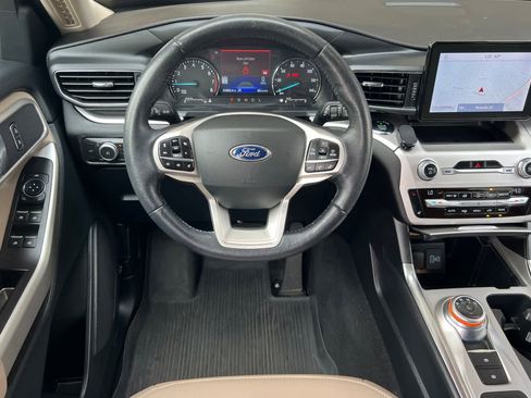 Used 2021 Ford Explorer XLT w/ Equipment Group 202A image 15