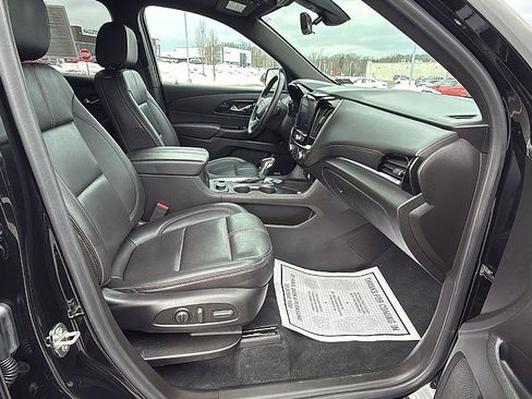 Used 2023 Chevrolet Traverse RS w/ LPO, Cargo Package AWD/4WD image 18