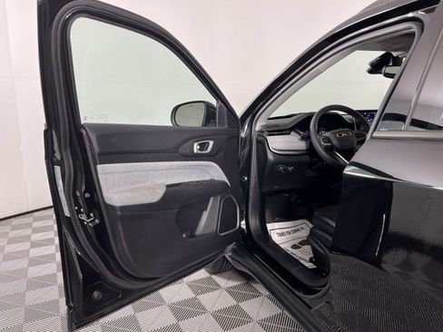 Used 2022 Jeep Compass Latitude FWD image 14
